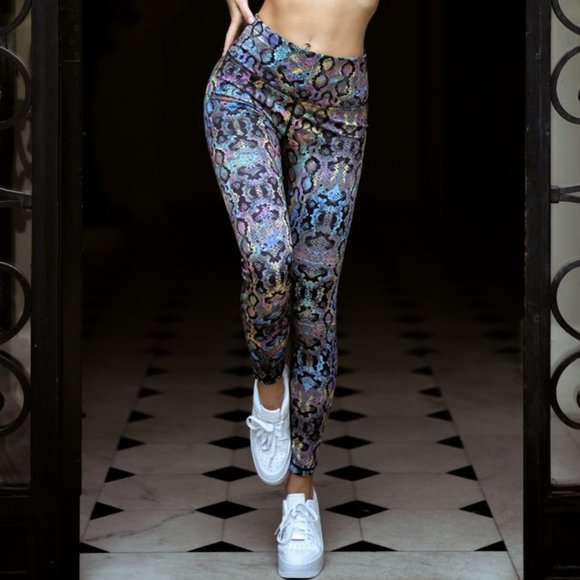 Women's Active Snakeskin Print Workout Leggings - Picture 2 of 8